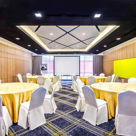 Ibis Styles Bekasi Jatibening Hotell Exteriör bild