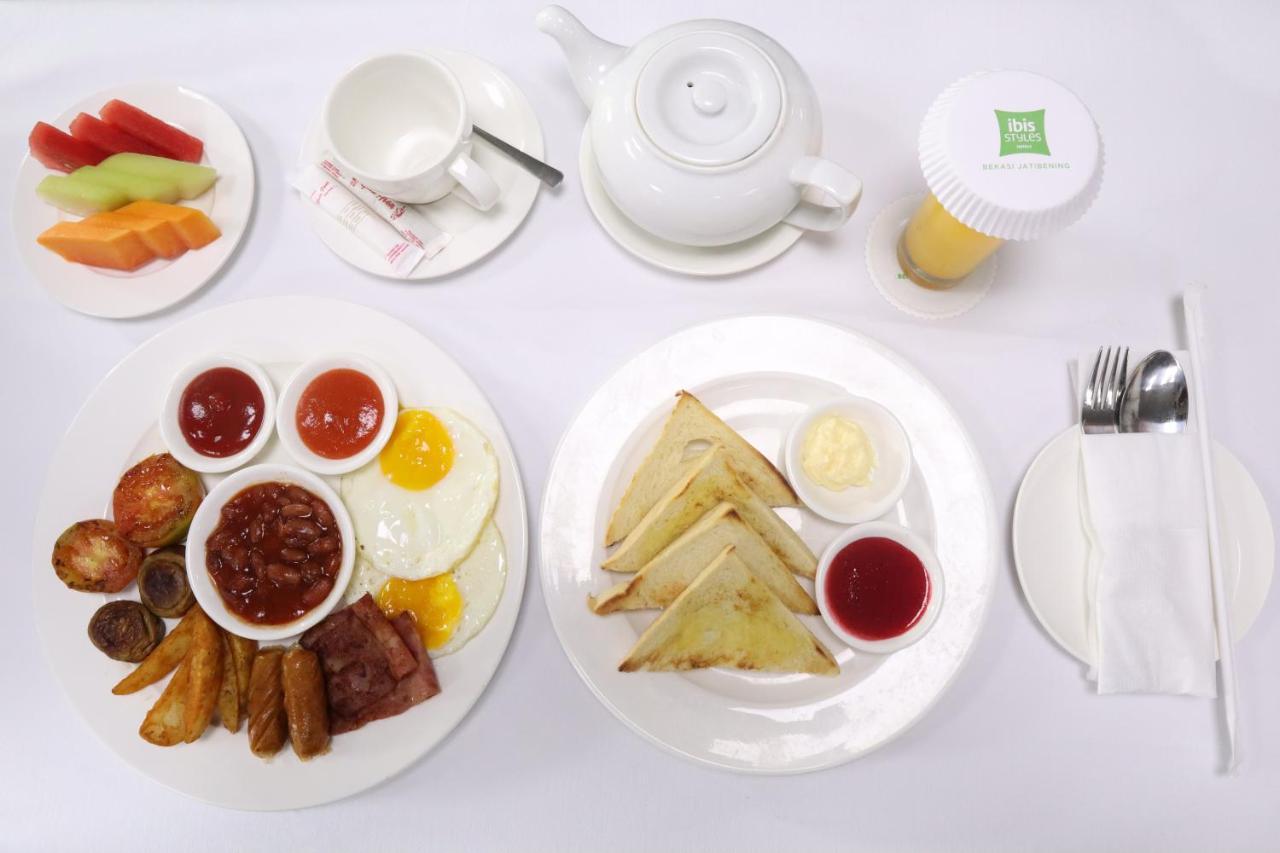 Ibis Styles Bekasi Jatibening Hotell Exteriör bild