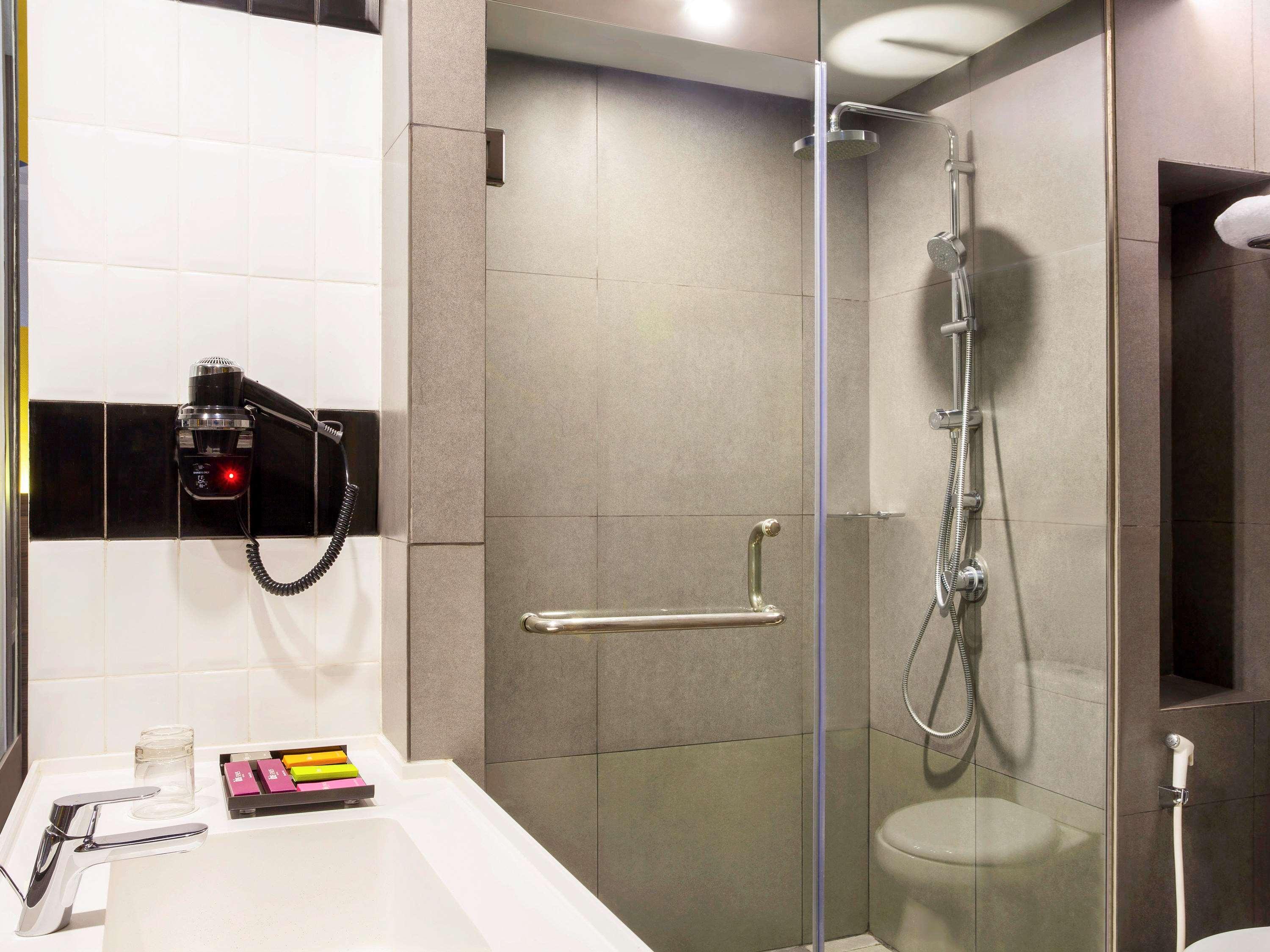 Ibis Styles Bekasi Jatibening Hotell Exteriör bild