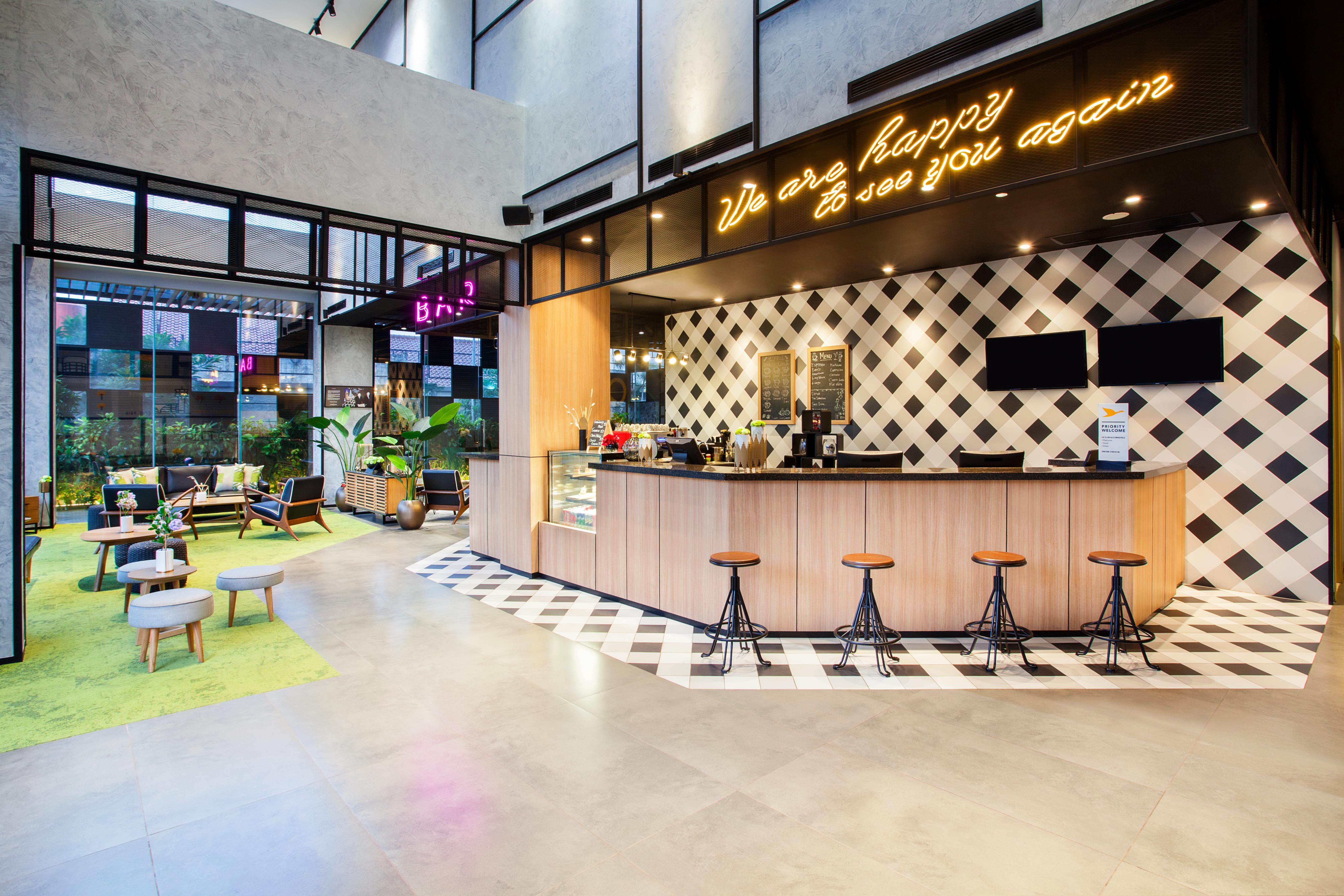 Ibis Styles Bekasi Jatibening Hotell Exteriör bild