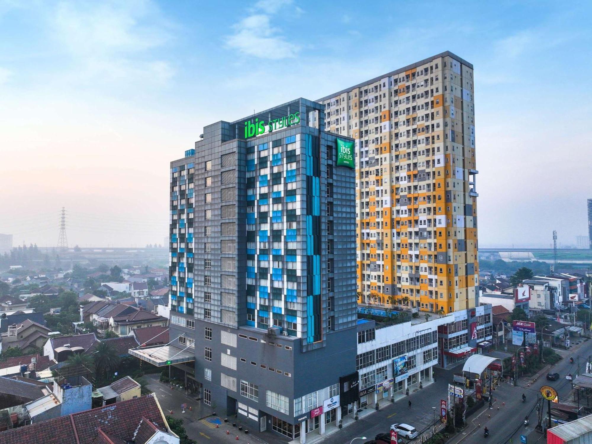 Ibis Styles Bekasi Jatibening Hotell Exteriör bild