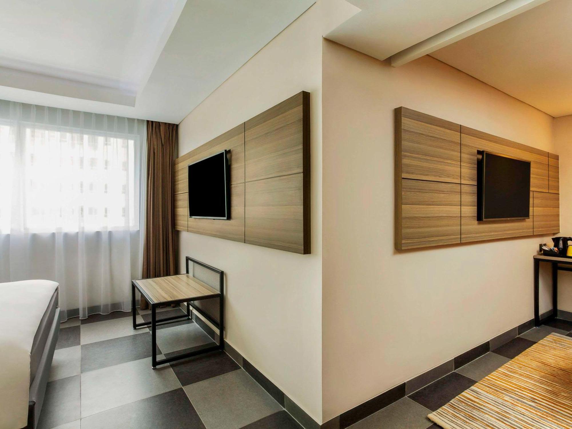 Ibis Styles Bekasi Jatibening Hotell Exteriör bild