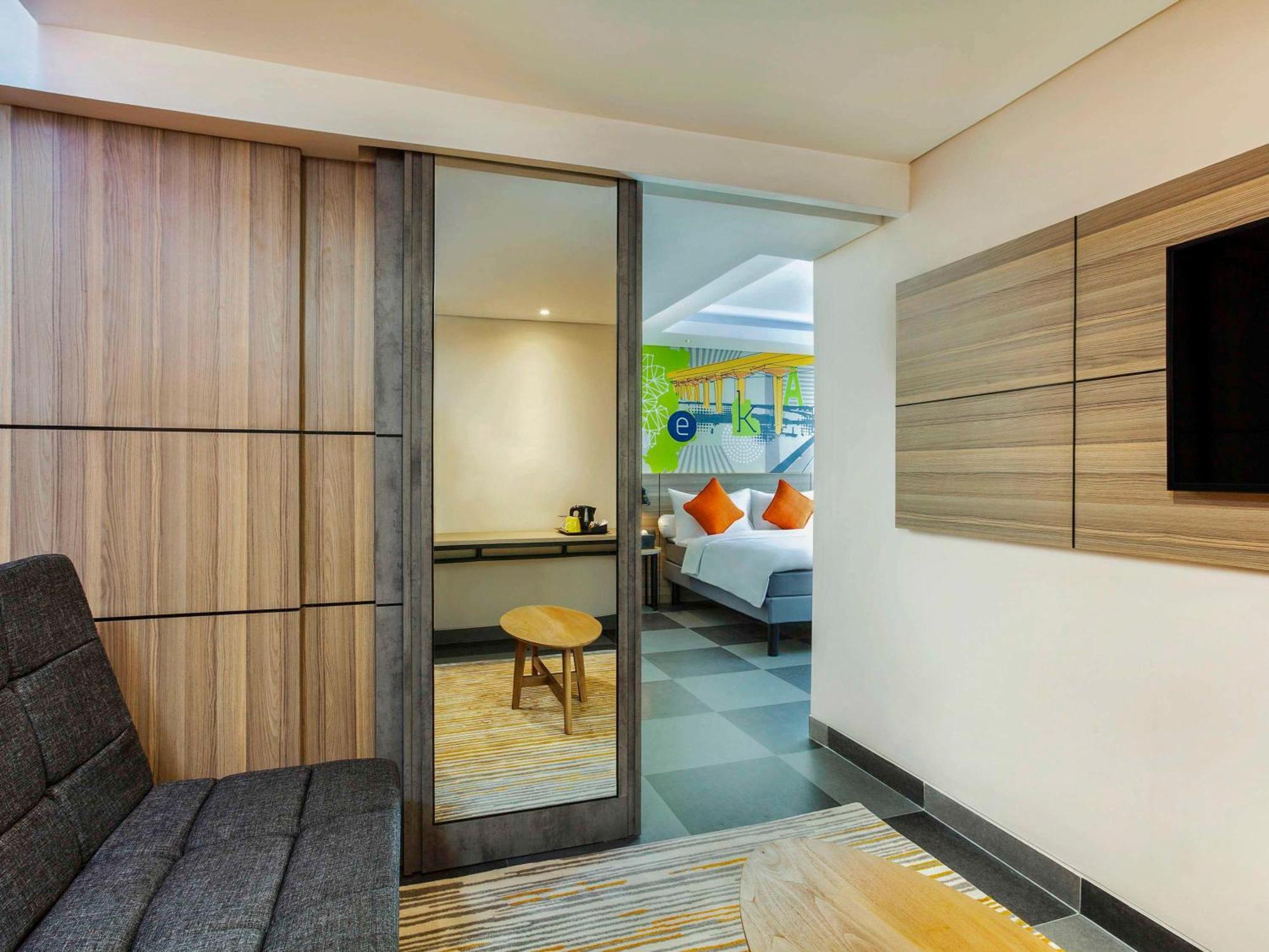 Ibis Styles Bekasi Jatibening Hotell Exteriör bild