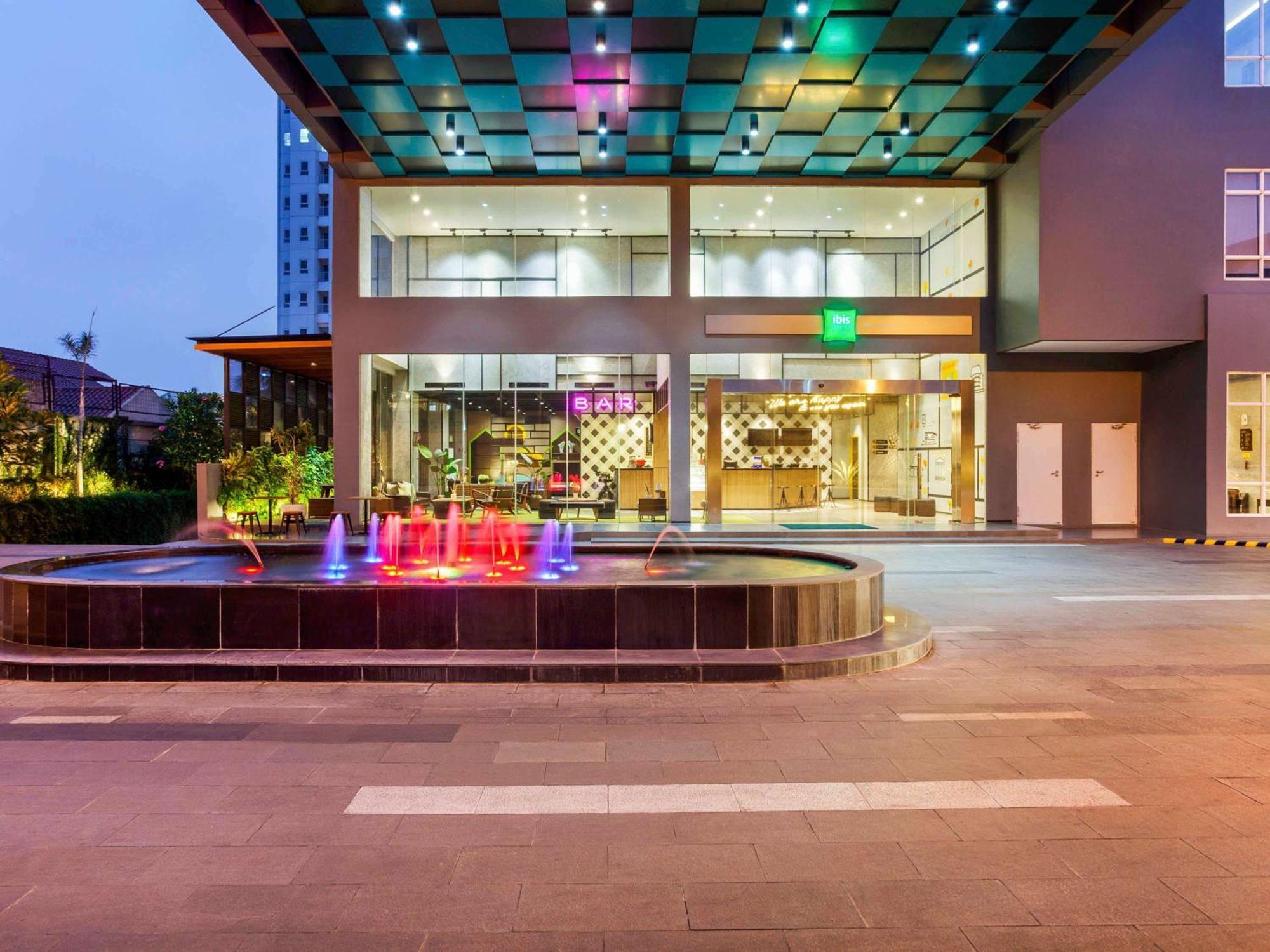 Ibis Styles Bekasi Jatibening Hotell Exteriör bild