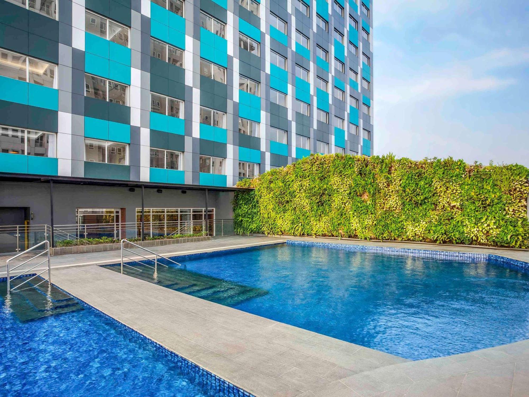 Ibis Styles Bekasi Jatibening Hotell Exteriör bild
