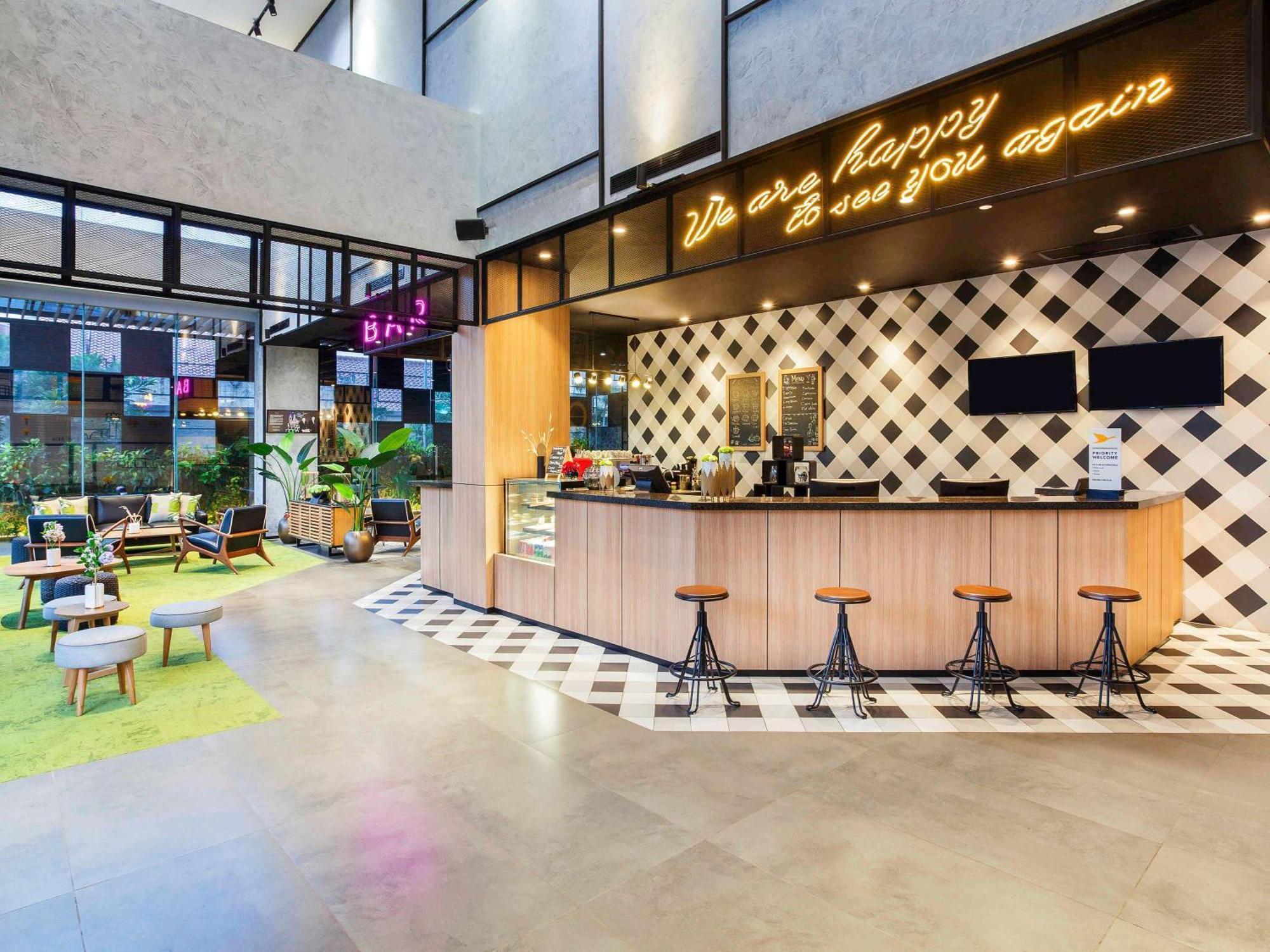 Ibis Styles Bekasi Jatibening Hotell Exteriör bild