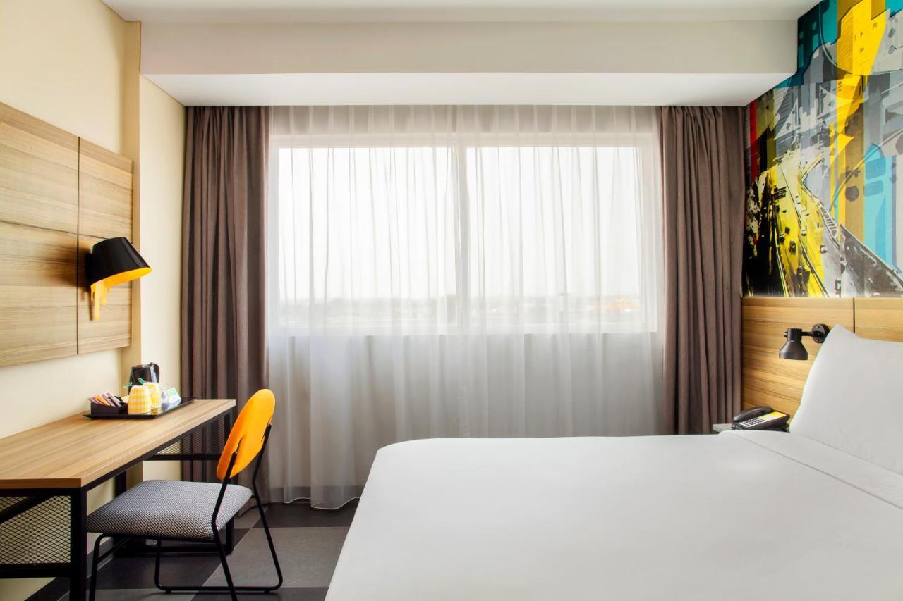 Ibis Styles Bekasi Jatibening Hotell Exteriör bild